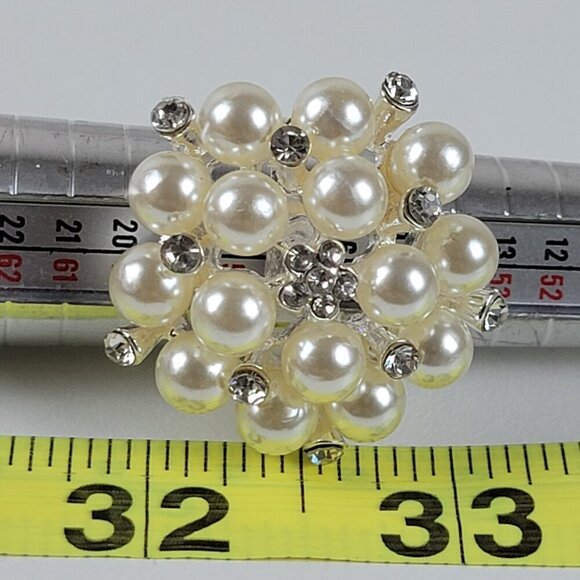 Silver-Tone Clear Crystal White Faux Pearl Statement Ring Sz 8 Sizable Cocktail - Picture 7 of 8